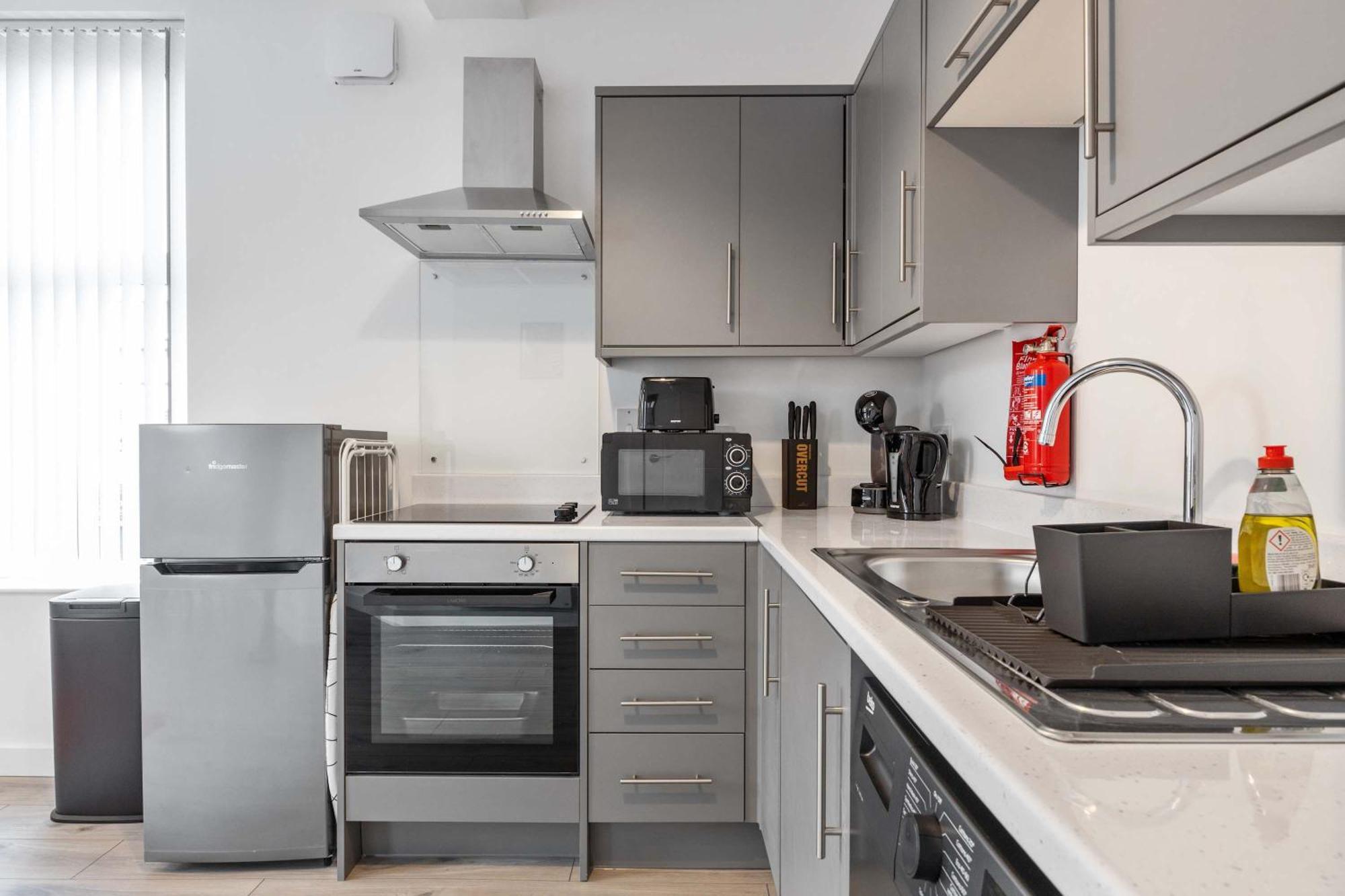 Inviting And Modern 2 Bedroom Walk To Centre Holiday home *